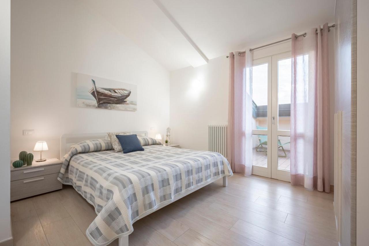 Il Faro Appartamenti San Vincenzo Exteriör bild
