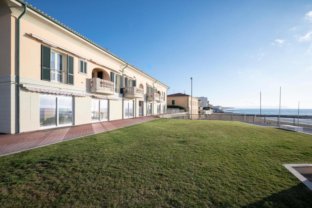 Il Faro Appartamenti San Vincenzo Exteriör bild