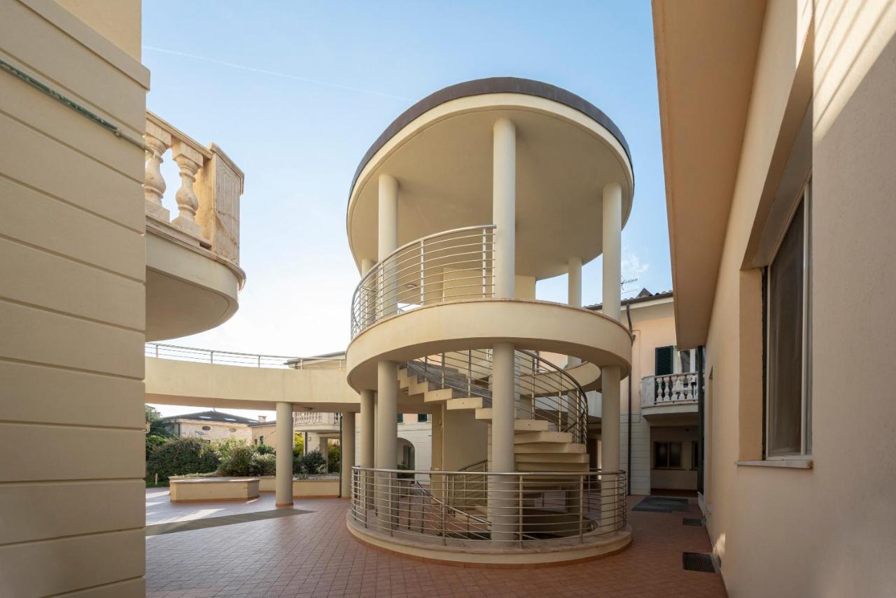 Il Faro Appartamenti San Vincenzo Exteriör bild