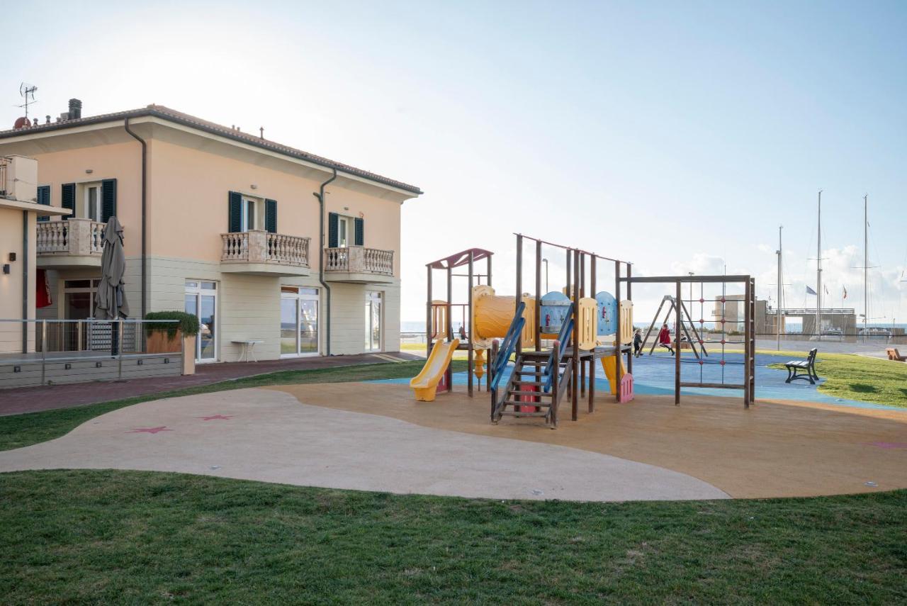 Il Faro Appartamenti San Vincenzo Exteriör bild